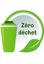 Illustration d'une poubelle verte avec un cercle vert non fermé se terminant par un feuille dans lequel est écrit zéro déchet